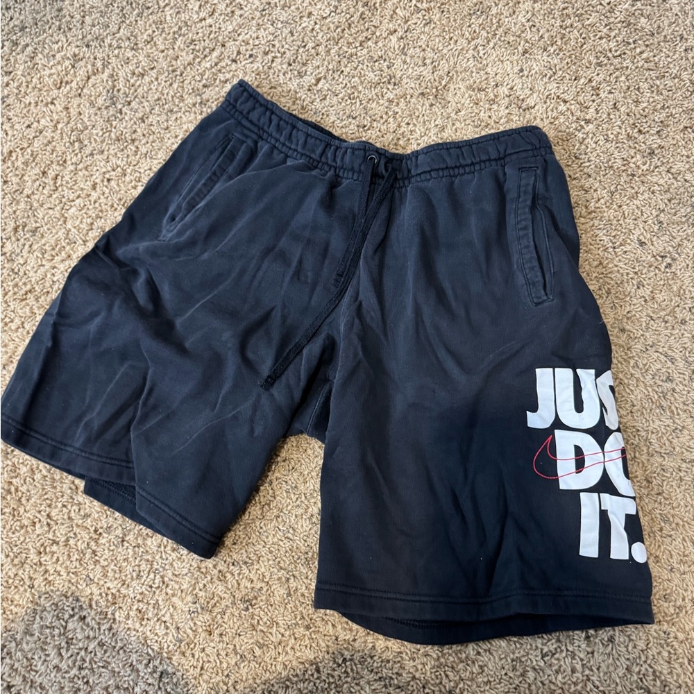 Men’s Nike cotton shorts , size large